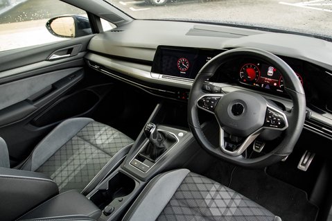 Volkswagen Golf R-LINE TSI 4