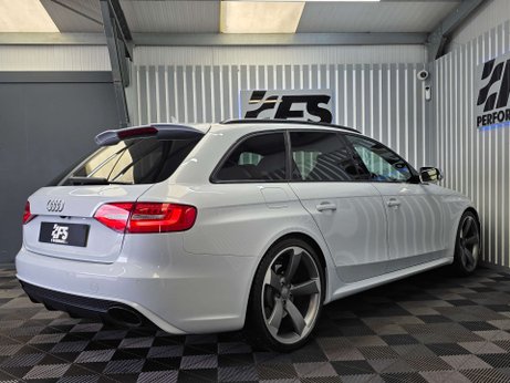 Audi RS4 4.2 FSI V8 Estate 5dr Petrol S Tronic quattro Euro 5 (450 ps) 35