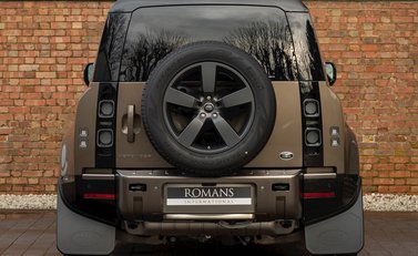 Land Rover Defender 110 X P400 5