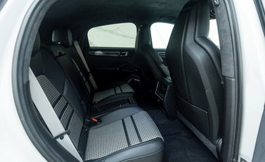 Porsche Cayenne GTS Coupé 13