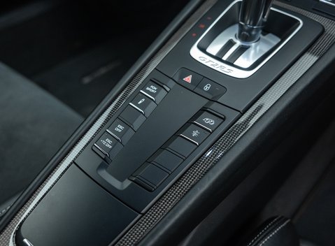 Porsche 911 GT2 RS Weissach (991) 32