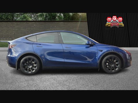 Tesla Model Y LONG RANGE AWD 9