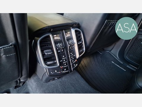 Porsche Cayenne 3.6T V6 GTS SUV 5dr Petrol TiptronicS 4WD Euro 6 (s/s) (440 ps) 9