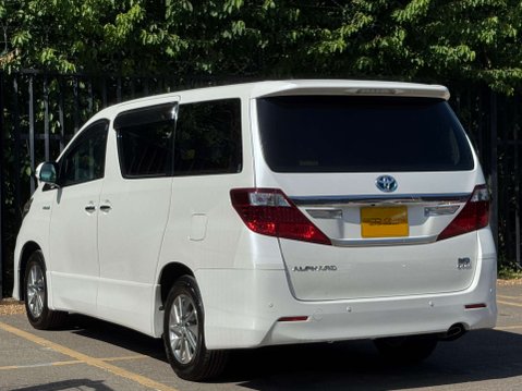 Toyota Alphard Hybrid 31