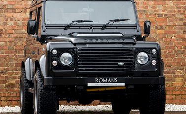 Land Rover Defender 90 XS Bowler 1