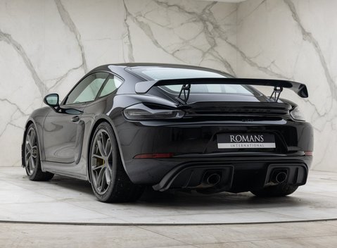 Porsche Cayman GT4 (718) 10