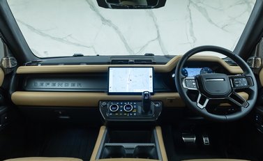 Land Rover Defender 110 X D350 21