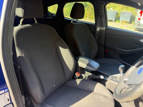 Ford Focus 1.0T EcoBoost ST-Line Euro 6 (s/s) 5dr 13