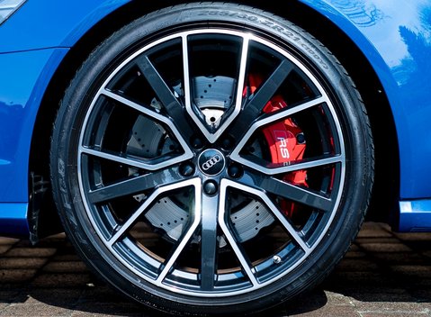 Audi RS6 Avant Performance 10