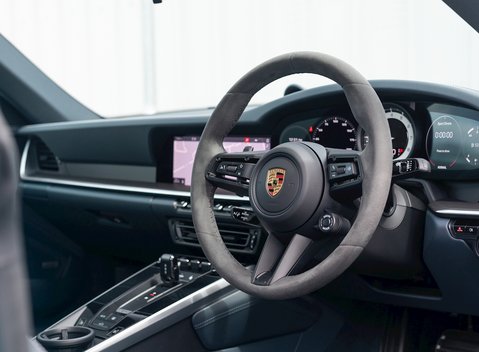 Porsche 911 (992) Carrera S 11