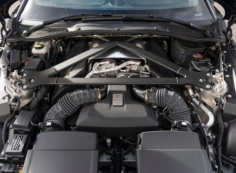 Aston Martin V8 Vantage 34