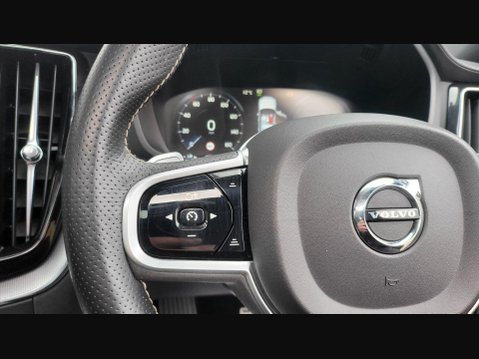 Volvo XC60 T8 TWIN ENGINE R-DESIGN PRO AWD 22