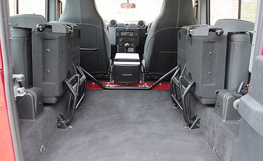 Land Rover Defender 90 XS 4