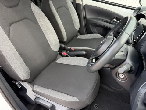 Toyota Aygo X VVT-I PURE 10