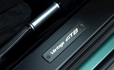 Aston Martin Vantage GT8 18