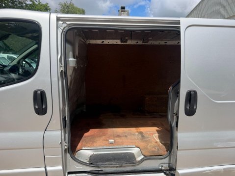 Renault Trafic 2.0 dCi SL27 Sport Panel Van 3dr Diesel Manual L1 H1 (198 g/km, 115 bhp) 30