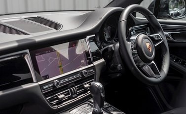 Porsche Macan S 17