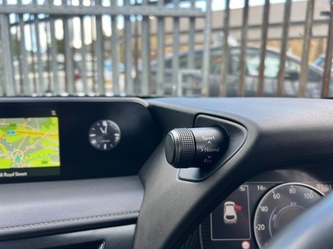 Lexus Ux 250H 43