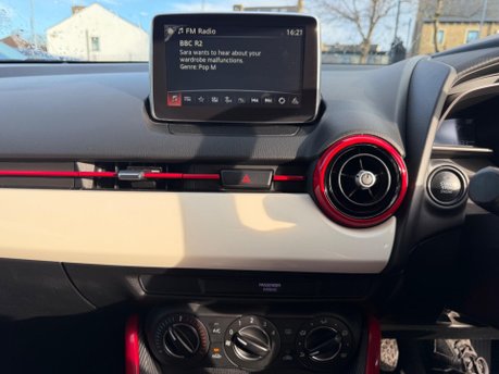 Mazda 2 RED EDITION 11