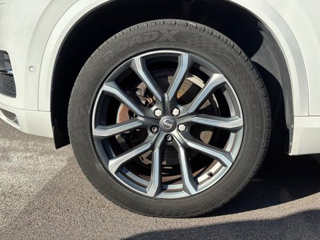 Volvo XC90 2.0 D5 Momentum SUV 5dr Diesel Geartronic 4WD Euro 6 (s/s) (225 ps) 4