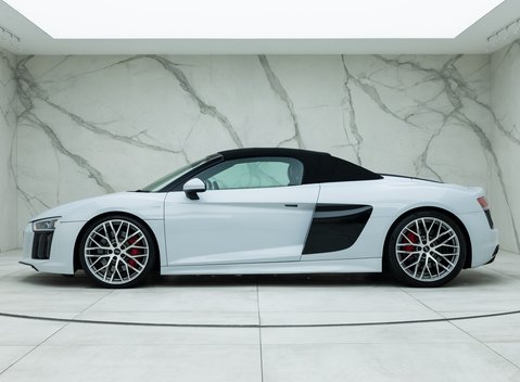 Audi R8 V10 Spyder 4