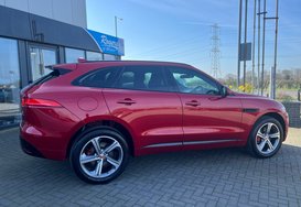 Jaguar F-Pace 3.0 V6 D300S AWD AUTO 10