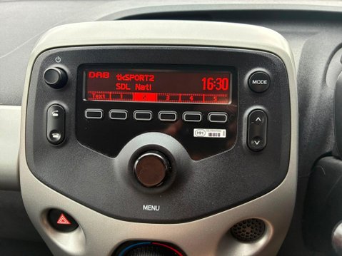 Toyota Aygo 1.0 VVT-i x-play Euro 6 5dr 28