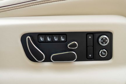 Bentley Bentayga V8 26