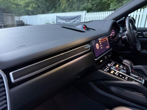Porsche Cayenne V6 PLATINUM EDITION 26