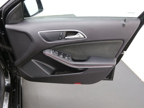 Mercedes-Benz A Class 2.1 A200d AMG Line (Premium) 7G-DCT Euro 6 (s/s) 5dr 19