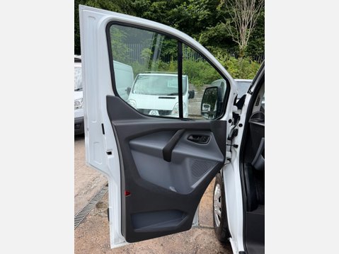 Ford Transit Custom 2.2 TDCi 270 Panel Van 5dr Diesel Manual L1 H1 (186 g/km, 123 bhp) 31