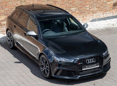 Audi RS6 Avant Performance 8