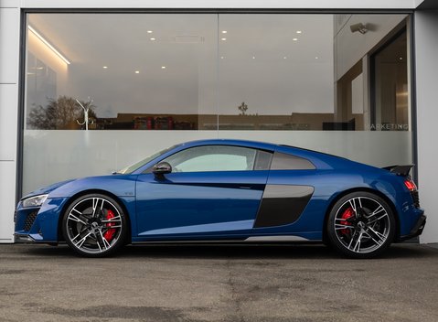 Audi R8 V10 PERFORMANCE CARBON BLACK 3