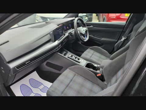 Volkswagen Golf GTE DSG 32