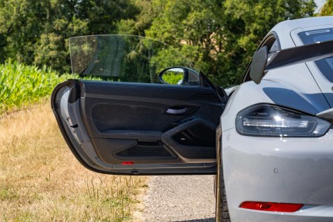 Porsche 718 Cayman GT4 RS 7