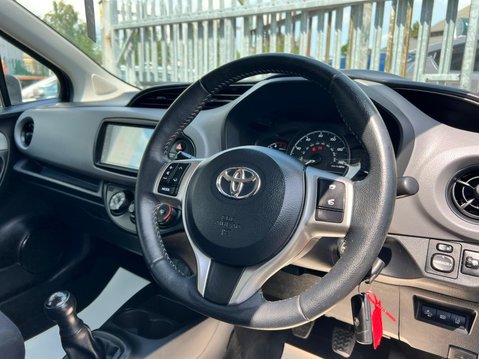 Toyota Yaris VVT-I ACTIVE 35