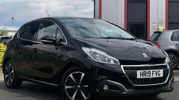 Peugeot 208 1.2 PureTech Tech Edition Hatchback 5dr Petrol Manual Euro 6 (s/s) (82 ps) Service History
