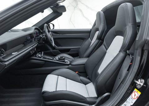 Porsche 911 Targa (992) 50 Years Porsche Design Edition 