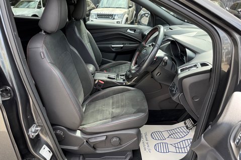 Ford Kuga ST-LINE AUTOMATIC -ONE OWNER- FORD SERVICE HISTORY - APPLE CARPLAY 15