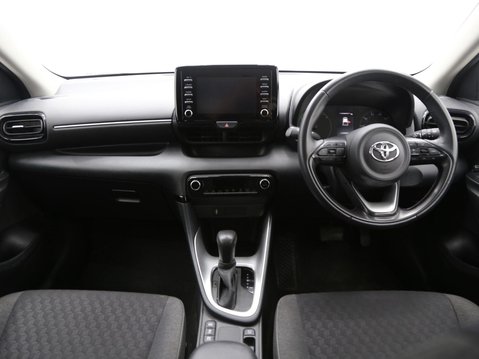 Toyota Yaris 1.5 VVT-h Icon E-CVT Euro 6 (s/s) 5dr 9