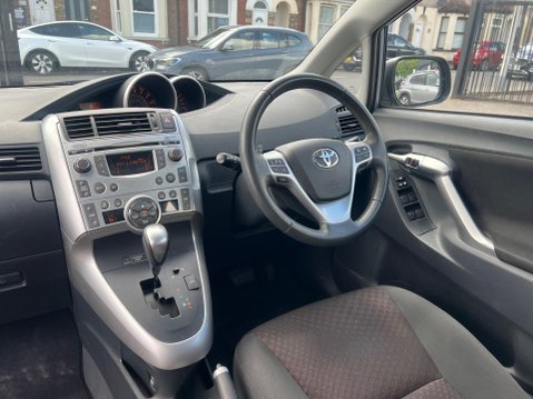 Toyota Verso 1.8 V-Matic TR Multidrive S Euro 5 5dr 15