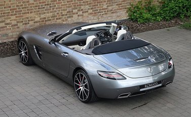 Mercedes-Benz SLS AMG GT Roadster 9