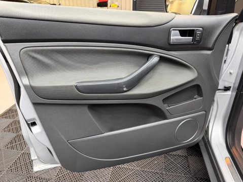 Ford Kuga 2.0 TDCi Titanium AWD Euro 5 5dr 50