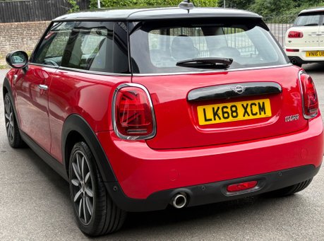 Mini Hatch Cooper 1.5 Petrol Manual Chili / Media XL 3 door - SAT NAV + APPLE CAR PLAY 16
