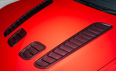 Aston Martin V12 Vantage S Roadster 37