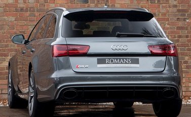 Audi RS6 Avant Performance 3