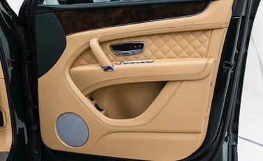 Bentley Bentayga W12 Mulliner 22