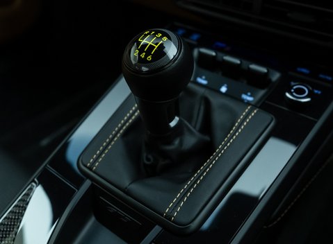 Porsche 911 GT3 TOURING (992) 22