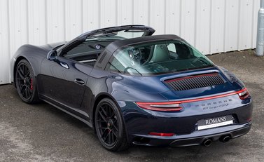 Porsche 911 Targa 4 GTS (991.2) 11