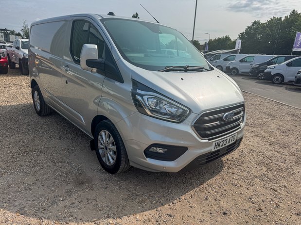 Ford Transit Custom SWB L1H1 Low Roof Limited 280 Air Con Alloys Sensors EURO 6 4